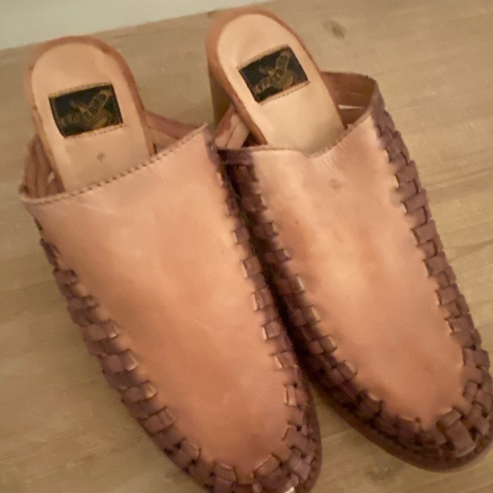 FreeBird Clogs